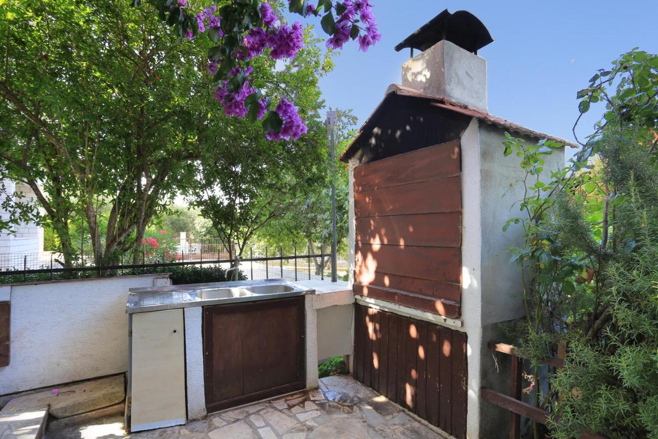 טרוגיר Apartments By The Sea Okrug Gornji, Ciovo - 1069 מראה חיצוני תמונה