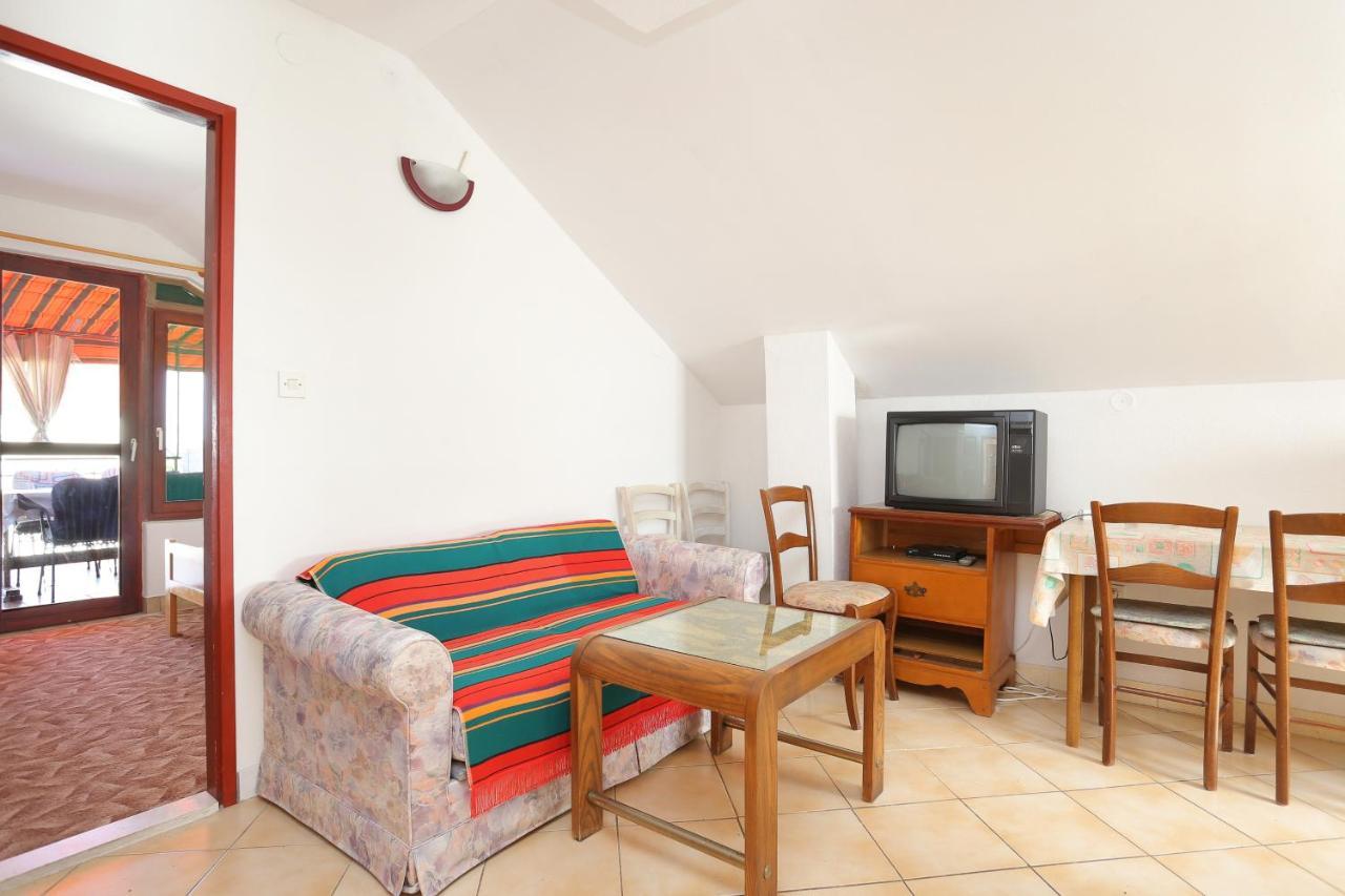 טרוגיר Apartments By The Sea Okrug Gornji, Ciovo - 1069 מראה חיצוני תמונה