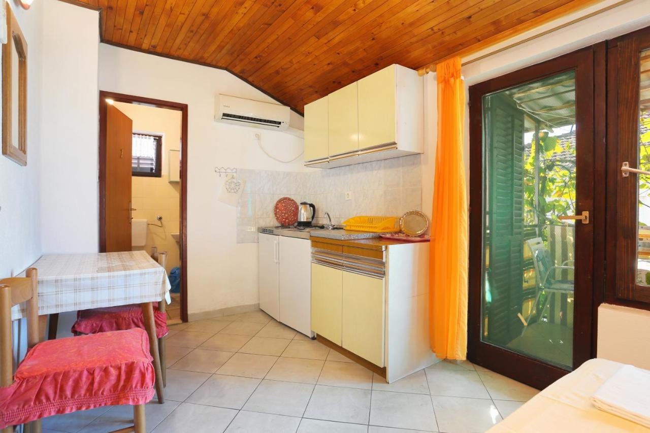 טרוגיר Apartments By The Sea Okrug Gornji, Ciovo - 1069 מראה חיצוני תמונה