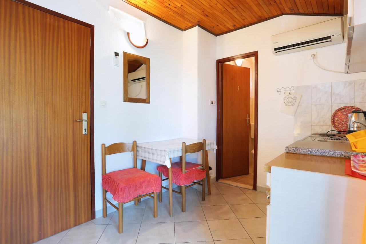 טרוגיר Apartments By The Sea Okrug Gornji, Ciovo - 1069 מראה חיצוני תמונה